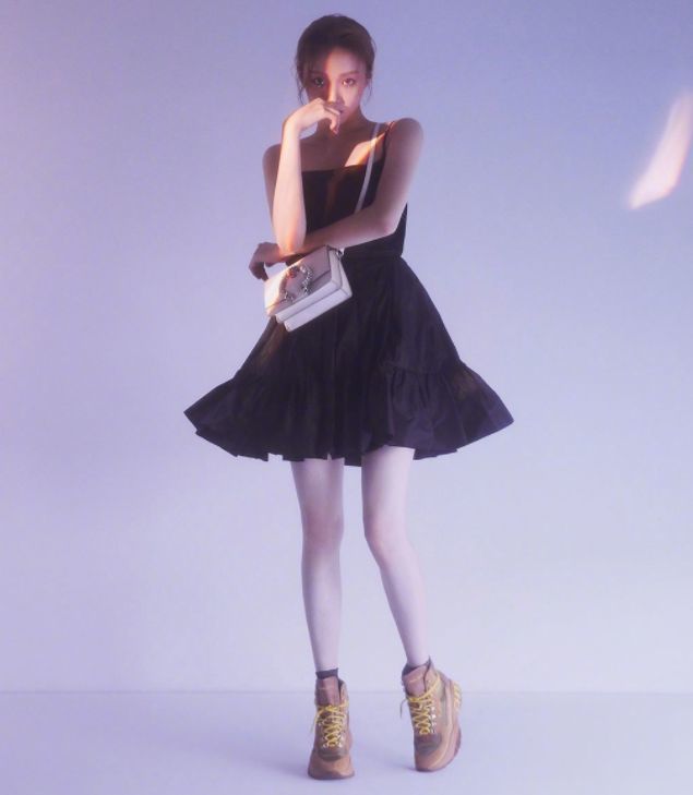 腿精",要知道韩国以身材闻名的女明星也就那么几个,李圣经就是其中之