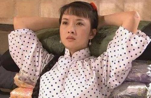 她是大宅门中抱狗丫头嫁大9岁硬汉老公生活幸福美满