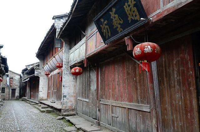 浙江最原汁原味古镇,曾经繁荣千年,如今成了可以怀念历史的景区