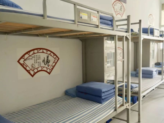 被判"无期徒刑"的人,每天监狱中干了什么?没想到过得这么充实