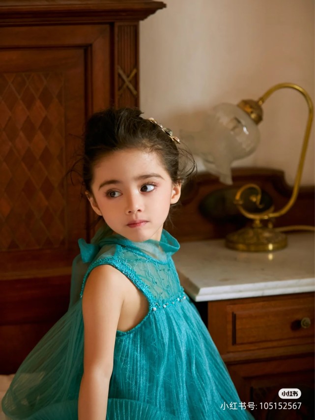 中泰混血小公主,这是一个被天使吻过的脸