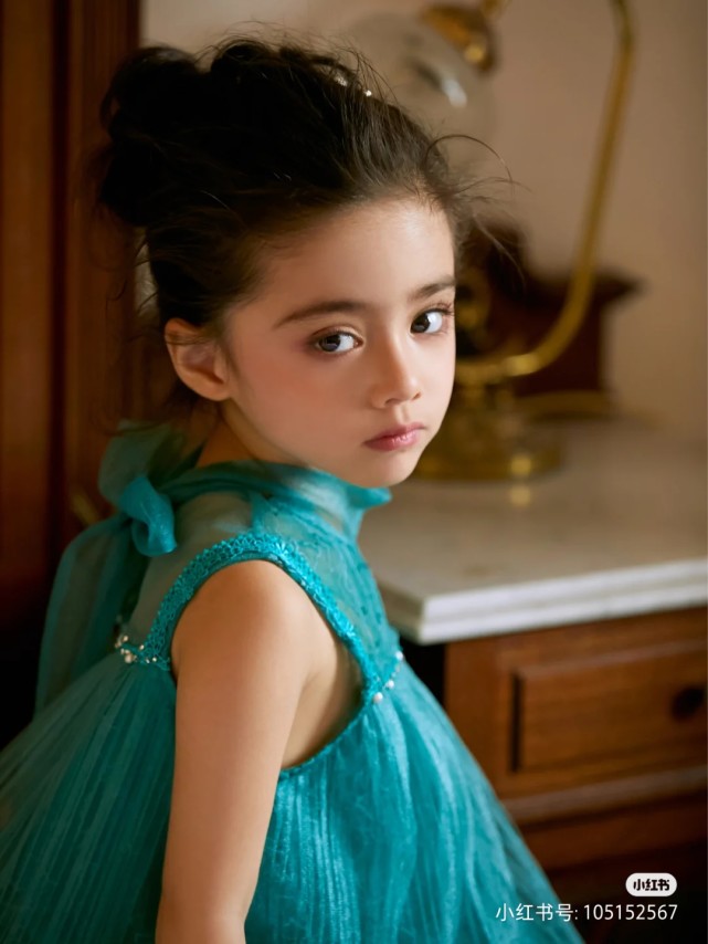 中泰混血小公主,这是一个被天使吻过的脸