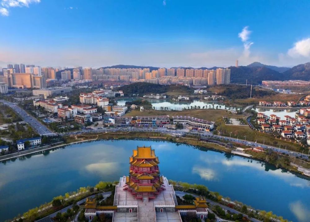 2020中国三线城市经_2020年中国购物中心行业市场现状及竞争格局分析三