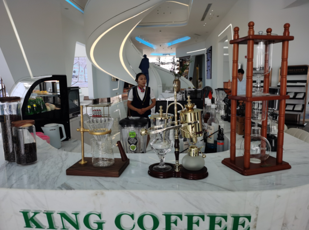 贴心服务饮品丰富售楼部里的精致入住后能享受到多少