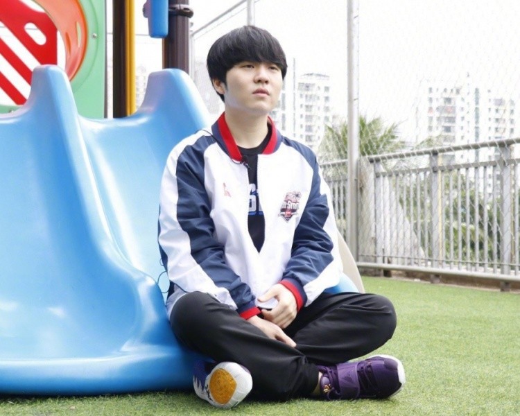 宋义进明示队友太自私渴望加入fpx但终究比不了doinb