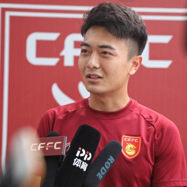 张威:春季大练兵挺有用的,今年目标多出场 进球