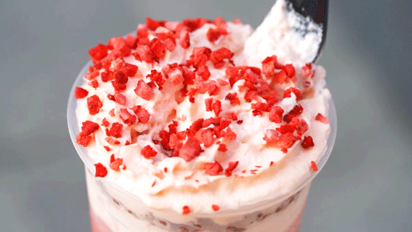 刷爆北京路『雪顶草莓鲜茶』,一口7种料!|草莓|冰沙