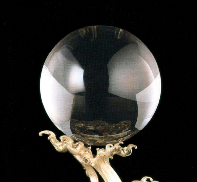 塔罗占卜凭感觉选择一个你最心仪的水晶球测最近有没人喜欢你