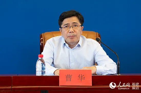 省妇幼保健院党委书记曹华介绍了困境儿童重大疾病救助项目的实施情况