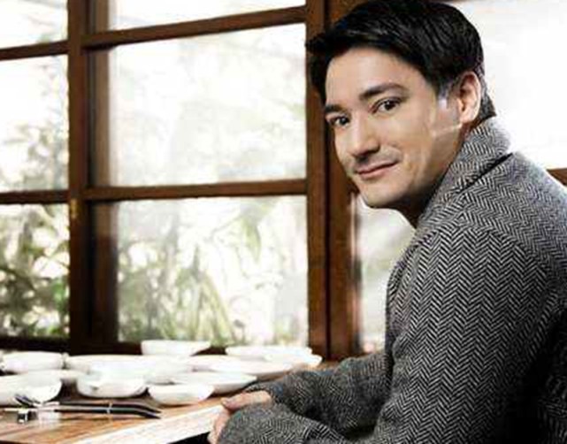 毕业后的俞祖声进入了一家位于美国的天文机构从事科研,如今他与母亲