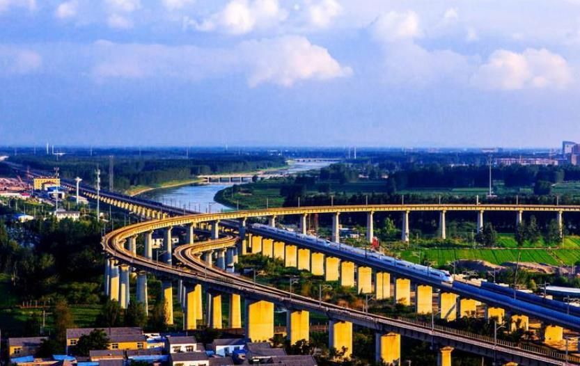 江苏铁路最发达的一座城市是中国第二大铁路枢纽你知道是哪吗