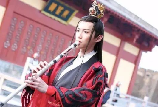 唐庄宗李存勖骁勇善战,消灭后梁建立后唐,称帝三年却热衷戏曲