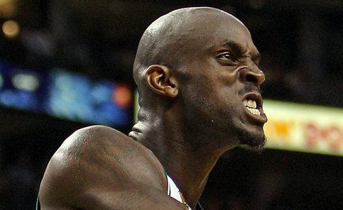 「死亡凝視」並非詹皇的專利！喬丹Kobe也有過，狼王Garnett同樣絲毫不遜色！-黑特籃球-NBA新聞影音圖片分享社區