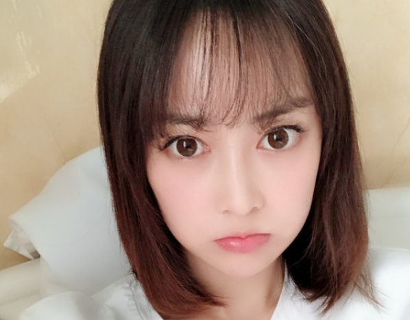 《巴啦啦》中的"黑魔仙"小月,曾经嫌她丑?现如今颜值炸裂_腾讯新闻