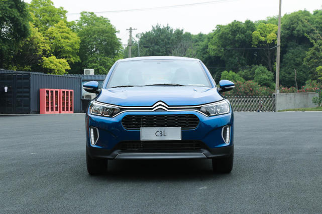 东风雪铁龙c3l评测离地间隙媲美suv经济家用轿车首选