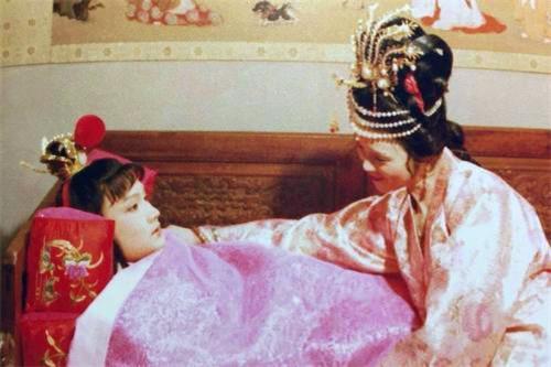 红楼梦|《红楼梦》是世外桃源？错！才子佳人们各有各的世故聪明之处