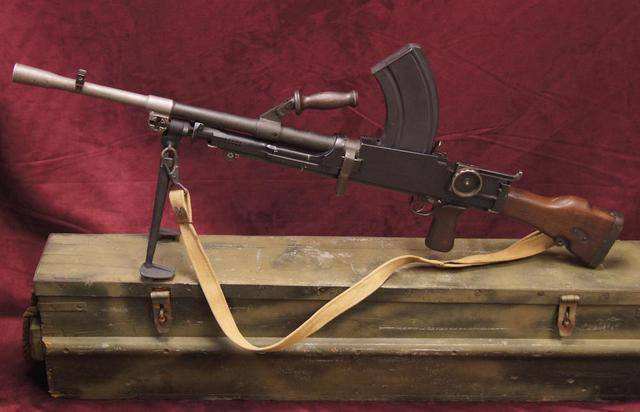 79勃然被抗战军民音译的轻机枪至今仍在印军服役