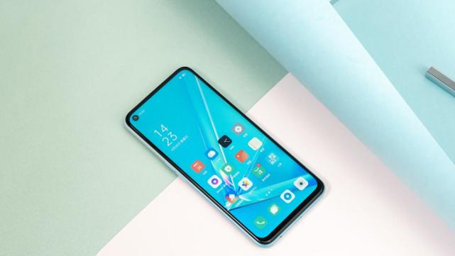 作為一款千元機,oppo a52的價格定在1500元左右,可以說這樣的價格對於