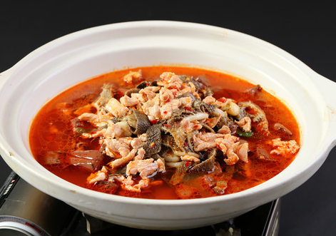 三合汤是始源自湖北郧阳地区的一道传统名小吃,因其起源于同治年间的