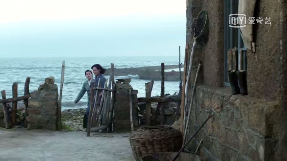 父母爱情|父母爱情：没想到当年租用的一处外景地仍在，屋内摆设仍保持原样