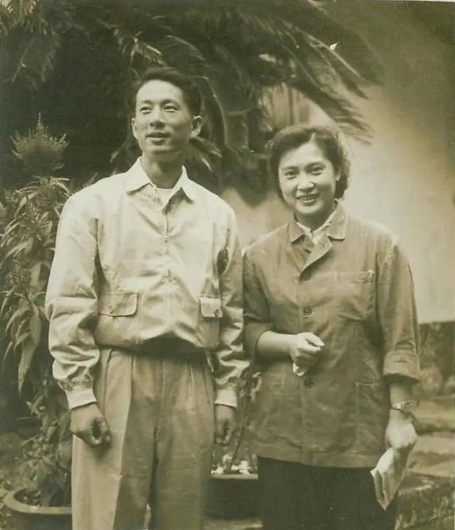 高营长冯喆被妻子猜疑一生49岁无奈自杀夫妻没有合葬