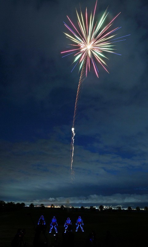 日本全国齐放烟花五分钟祈愿疫病消散
