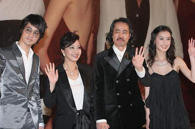 这部影片票房 直逼李小龙 唐山大兄 如今转行做起了生意 腾讯新闻