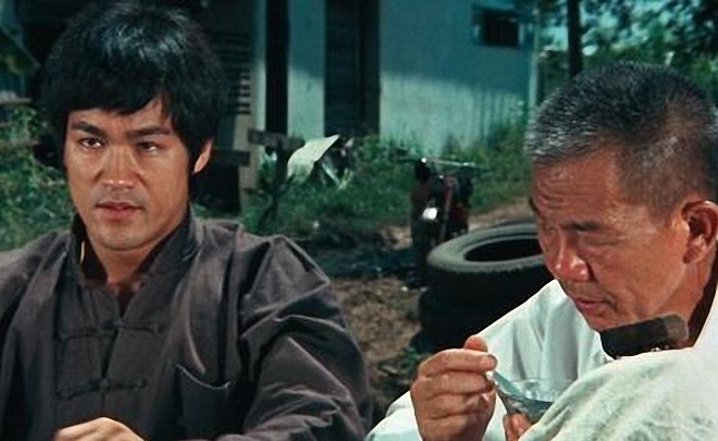 这部影片票房 直逼李小龙 唐山大兄 如今转行做起了生意 腾讯新闻