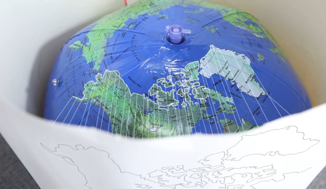 地球被围在一个中空圆柱里提出一种设想基哈德斯·墨卡托(gerhardus