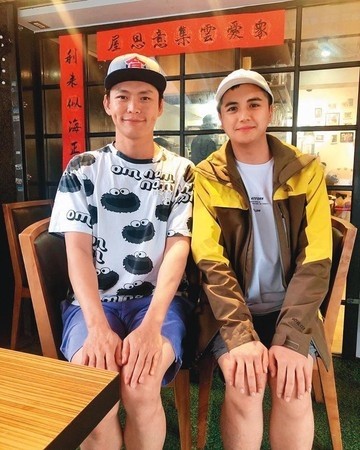 曾子余一拿驾照就砸重金买重机!上路发不动"直接倒车"超落漆