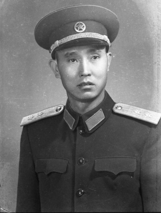 师长既当新郎又当小偷许世友赞结婚不忘本好