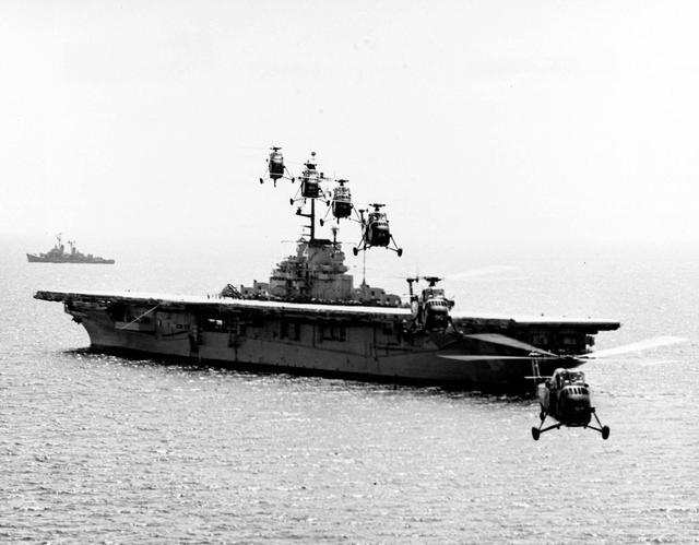 没能赶上二战的"直升机母舰"——美国海军"拳师"号航空母舰