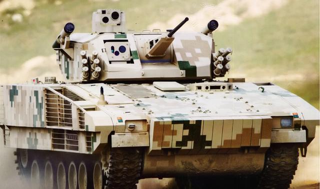 中国vn17重型步战车装甲厚实火控梦幻却仅装备两枚小导弹