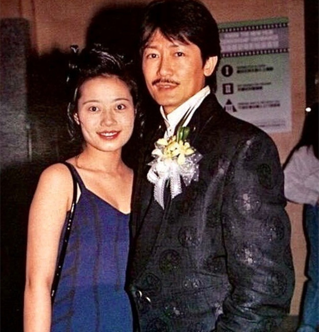 陈勋奇晒照悼念去世女儿6年了心情依旧难过网友劝他别再自责