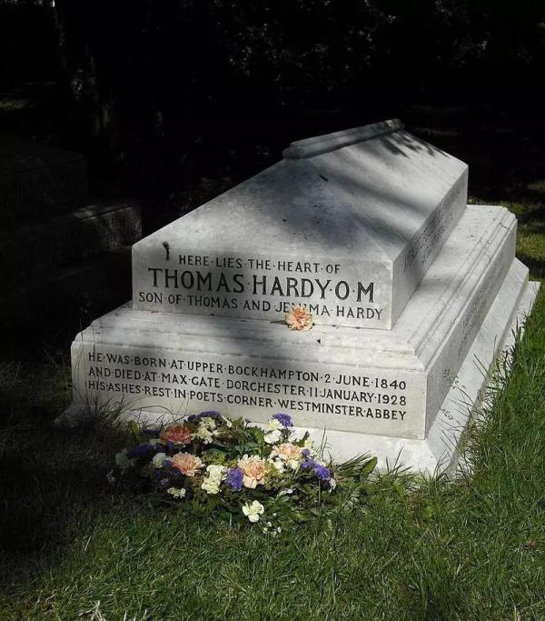 悲剧尊严,正如叔本华笔下的伊莱克特拉,莎士比亚笔下的李尔王和麦克白