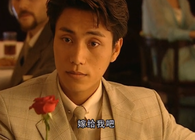 好在最后冷清秋醒悟了,她知晓了自己想要的幸福在金燕西这里得不到,带