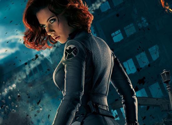 寡姐这部新作有多烧钱?衣服都是特效,现场装扮令人笑喷!