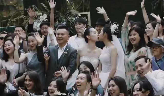 爱情最美的样子 杨丽萍之徒水月举办同性婚礼 致辞 爱你的一切 腾讯网