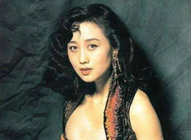 31年后,赌王女儿何超云长成利智模样,利智:悬赏一亿,还我清白