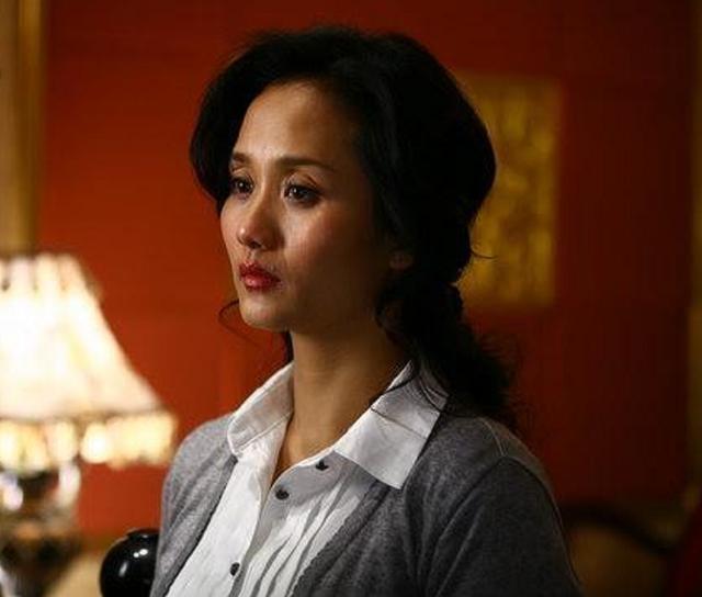 妈妈专业户李颖罕曝光52岁还发嗲卖萌网友却称赞其年轻似30岁