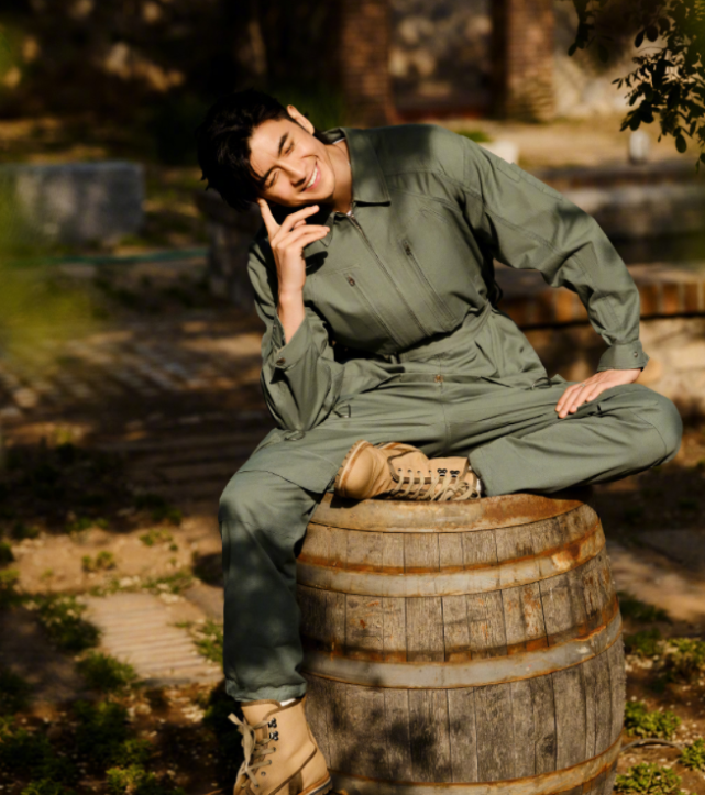 张云龙五官精致深邃笑容阳光温暖真是让人一见倾心