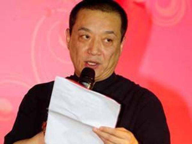 相声演员王平,师从李伯祥,因过度劳累逝世,葬礼千余观众送别