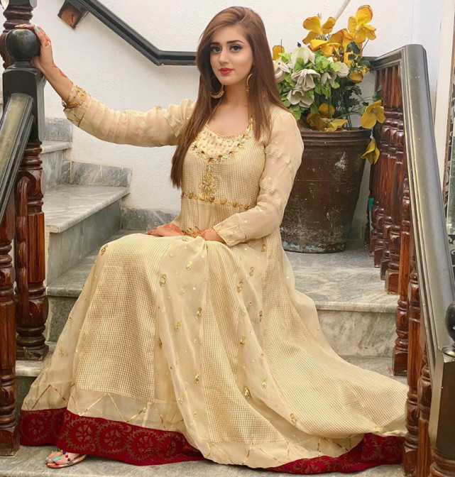 巴基斯坦第一美女网红,神秘的东方美