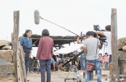 父母爱情|父母爱情：没想到当年租用的一处外景地仍在，屋内摆设仍保持原样