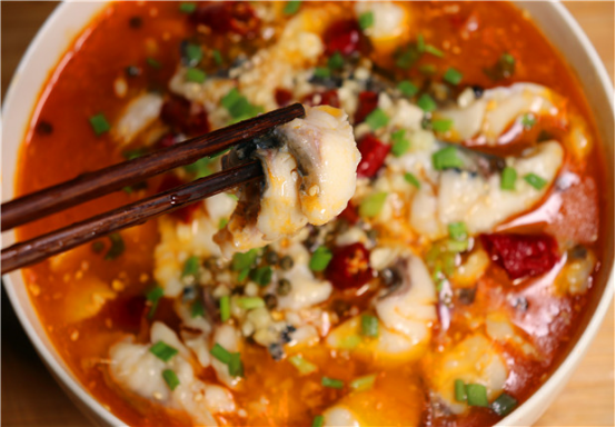 水煮鱼片嫩不嫩,关键在腌制上浆,教你正确做法,鱼肉嫩滑不易散