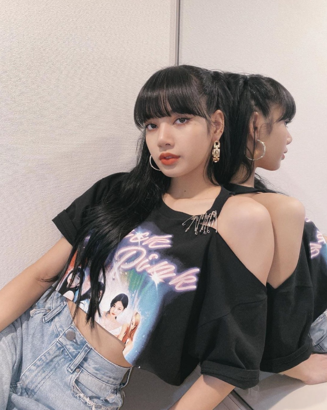 lisa首次挑战无痕袜,1米66穿出1米70既视感,图都不敢这样p