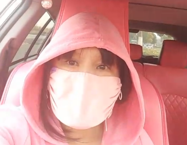 红粉宝宝花四百多万整容200次9年后现状令人堪忧