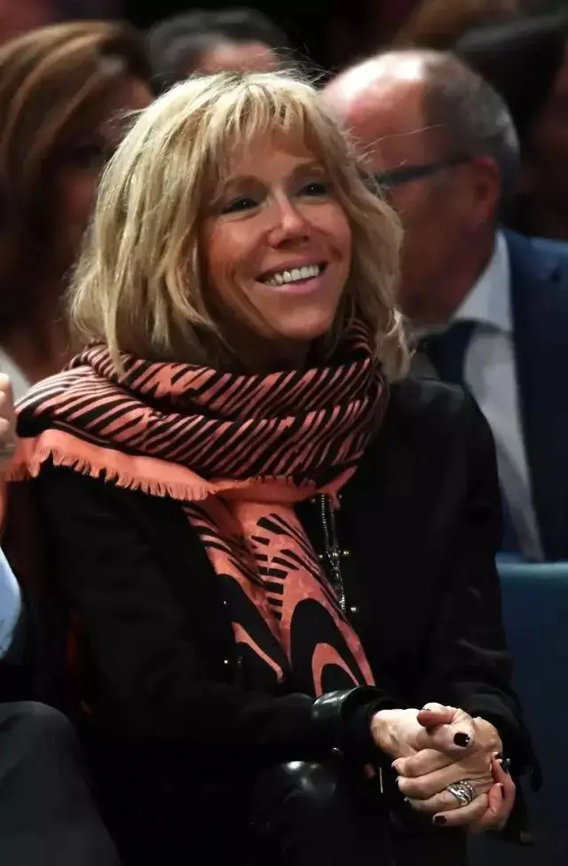 法国总统夫人年过半百气质不减以你之姓冠我之名的浪漫