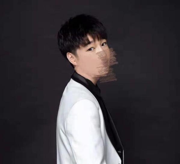 在大主播眼里,头盔的意义并不大,实力才是第一位的