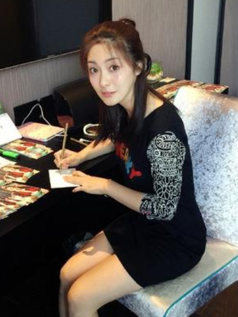 她是北电毕业曾三次合作张嘉译如今在燃烧中扮杨衡女友